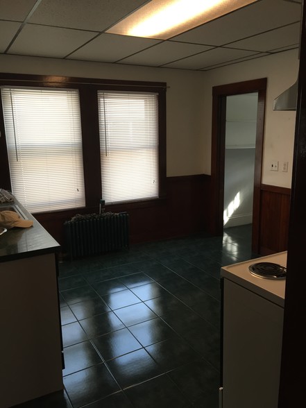 Kitchen - 103 Barnes Ave