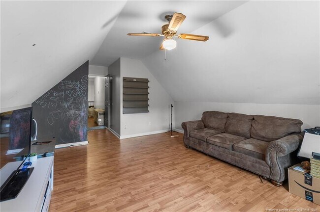 Building Photo - 3532 Kelburn Dr