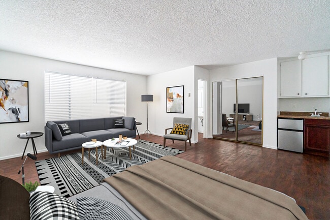 Studio - 3961 Moore St