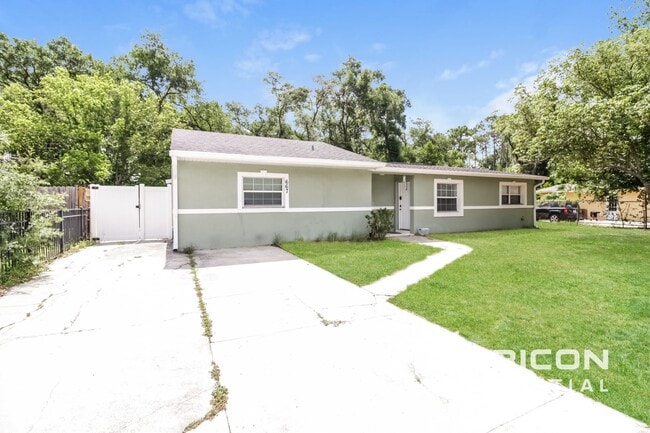 Primary Photo - 667 Encino Way