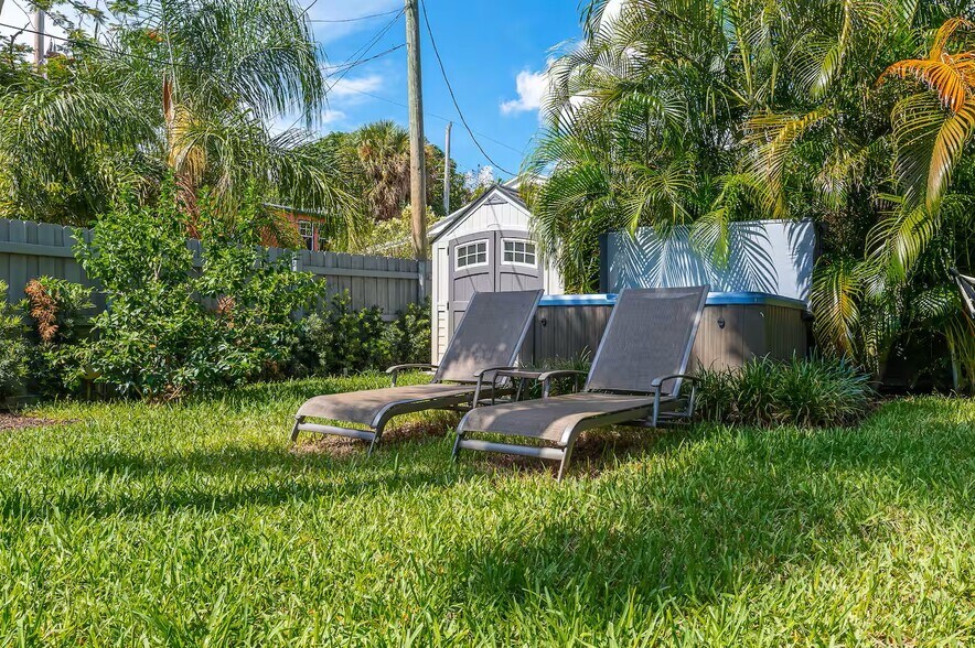 Sun bath after Jacuzzi session - 5515 Spruce Ave