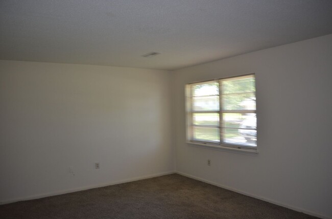 Building Photo - 4819 Meadow Lark Ln