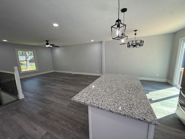 Building Photo - 305 Rollingwood Rd