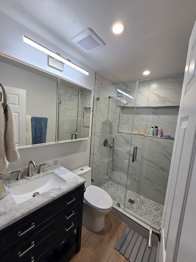 Building Photo - Updated - one story home in Moorpark's desirable Peach Hill neighborhood