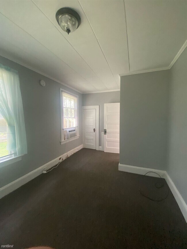 Building Photo - 1 br, 1 bath Duplex - 206 E Calhoun St