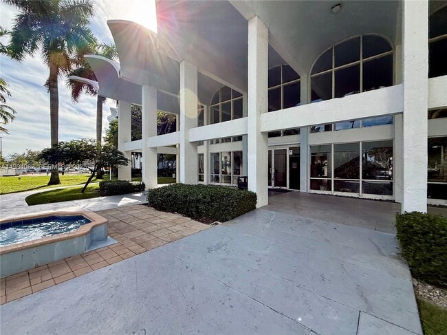 Building Photo - 492 NW 165th St