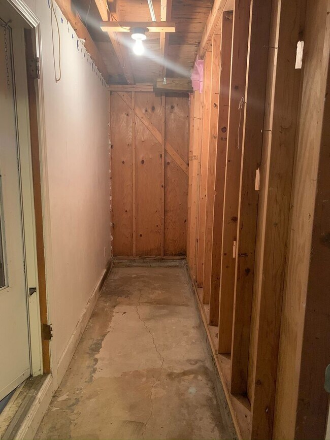 Building Photo - 4150 Westmont Dr