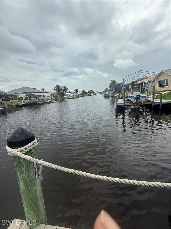 Building Photo - 1113 SE 20th Ct