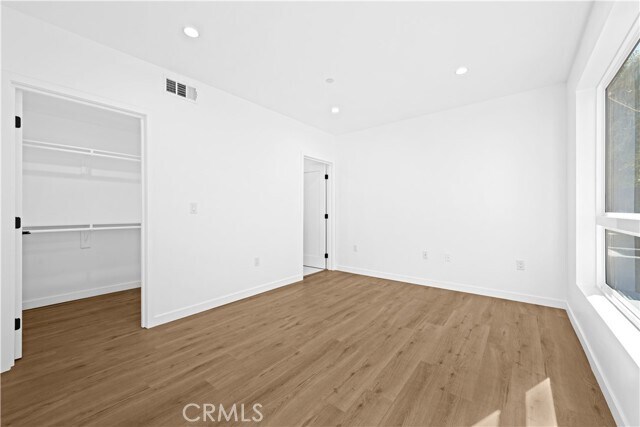 Building Photo - 1340 N Kingsley Dr