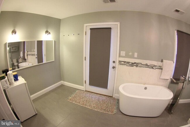 Building Photo - 1542 Crowell Rd