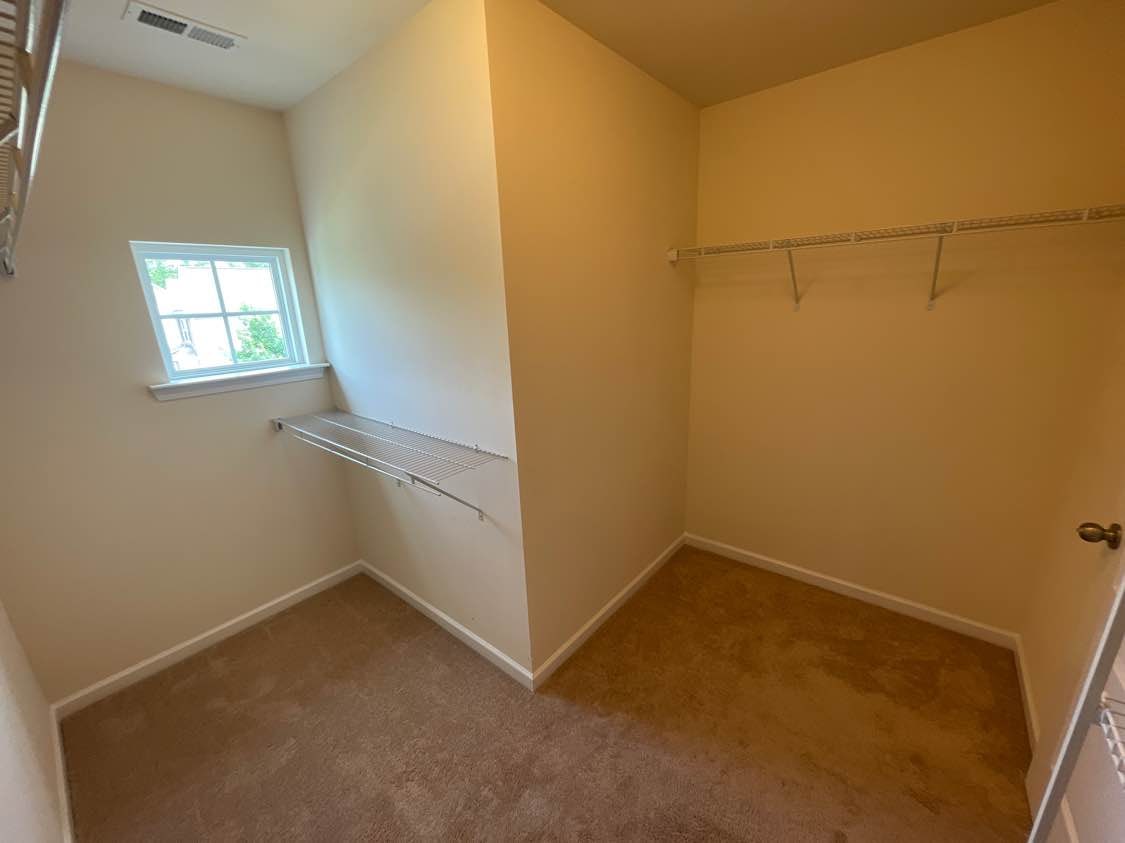 Building Photo - Room in House on Agnew Dr