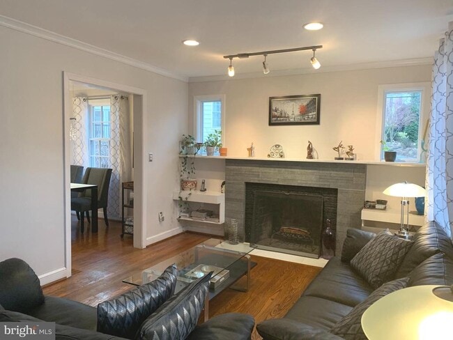 Building Photo - 4415 Fairfield Dr