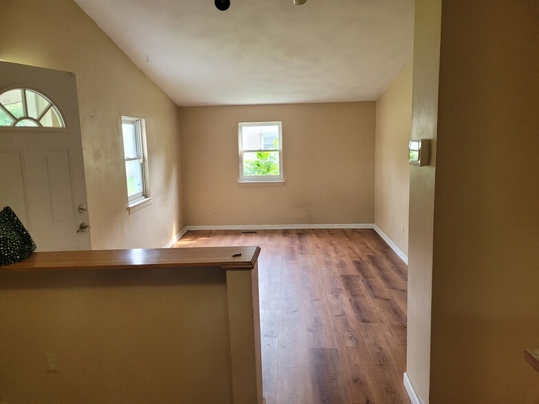 Building Photo - 903 Glendale Dr