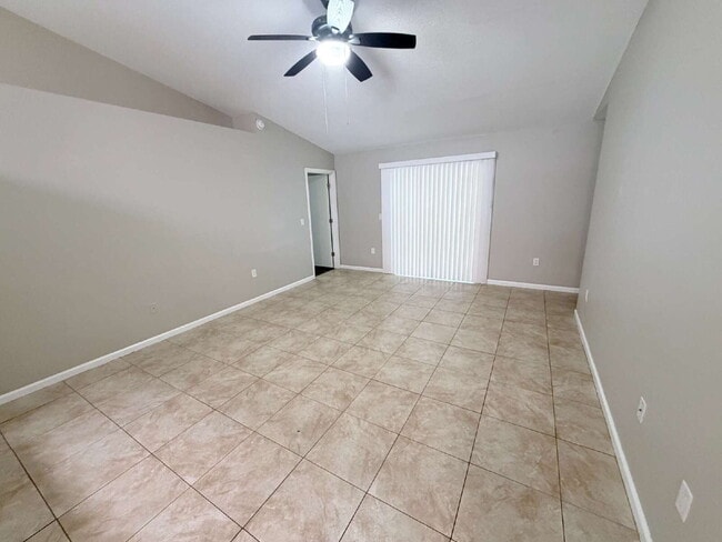 Building Photo - 4 Bedroom Home for Rent in Lakeland!