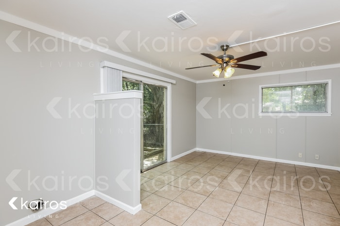 Building Photo - 2106 Skylark Dr