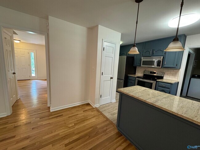 Building Photo - 295 Becky Dr