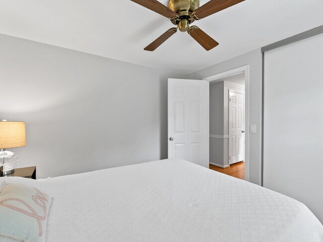 Building Photo - Your Dream Home Awaits!