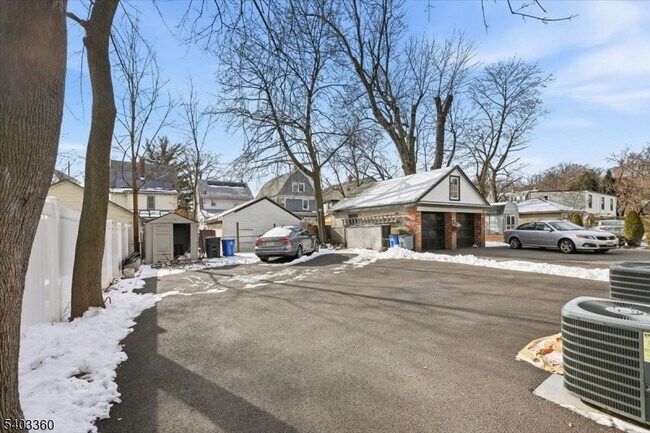 Building Photo - 76 Riggs Pl