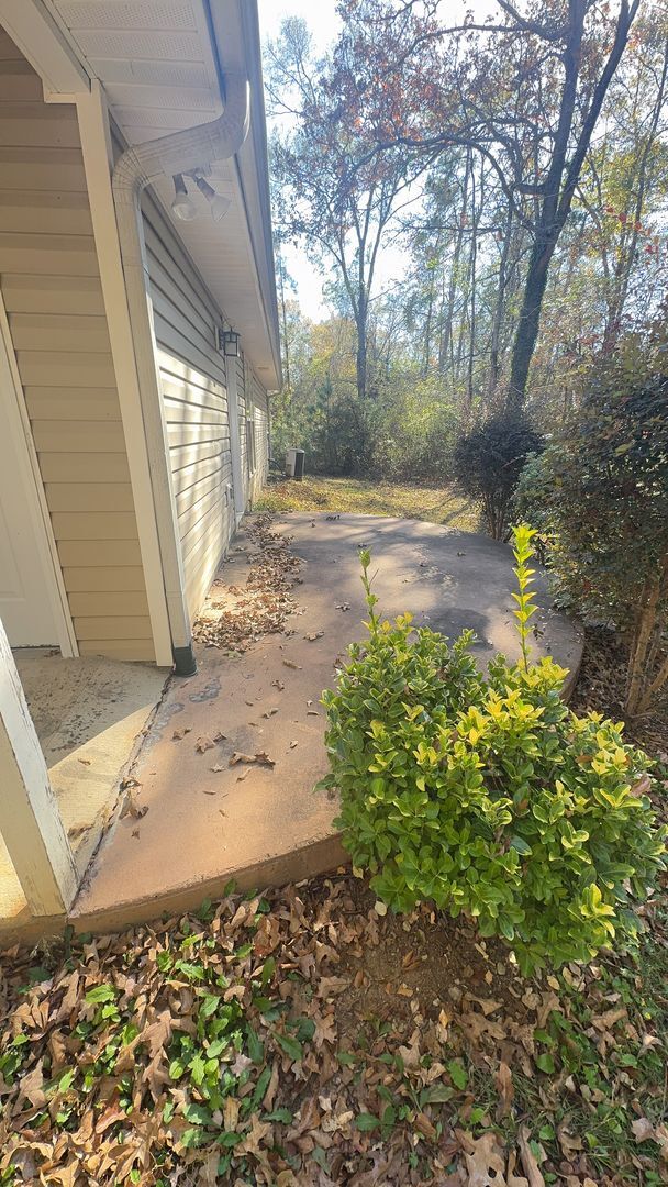 Building Photo - 1809 Azalea Dr