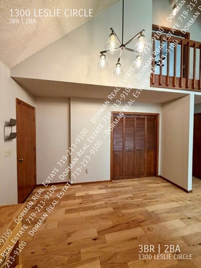 Building Photo - 1300 Leslie Cir