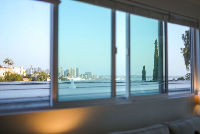 Building Photo - 1773 Torrance St