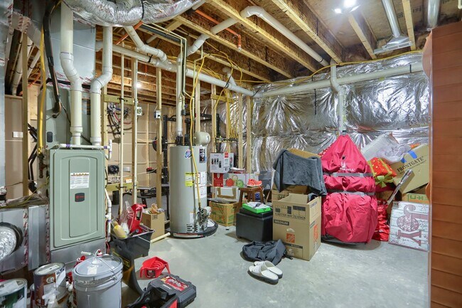 Building Photo - 6407 Falconwood St