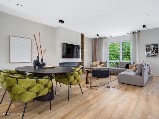 Building Photo - 3014 Cottonwood Ln