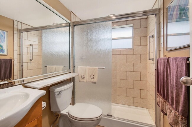 Building Photo - 213 Waterford Cresent