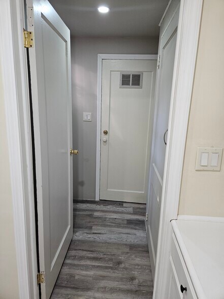 Building Photo - 3103 88th St