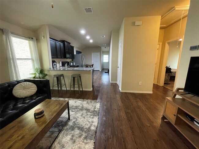 Building Photo - 3650 Sumner Lodge Dr