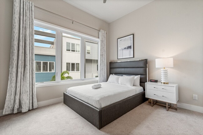 Building Photo - 7740 Sandy Ridge Dr