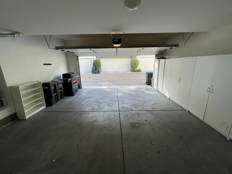 Building Photo - 3351 Via Trentino