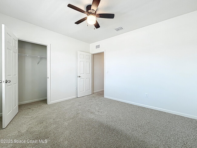 Building Photo - 870 Remington Green Dr SE