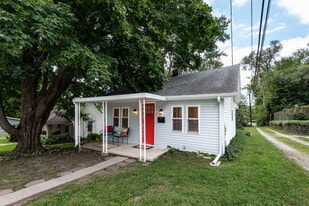 Building Photo - 709 W 13th St