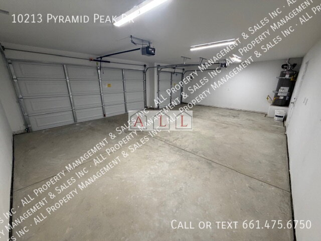 Building Photo - 10213 Pyramid Peak Dr