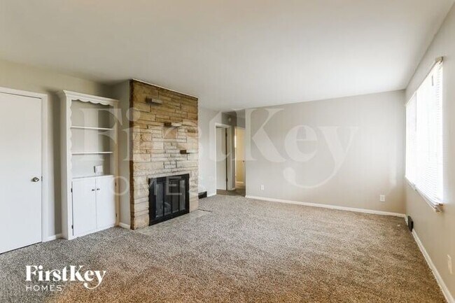 Building Photo - 2721 Bernadette Road