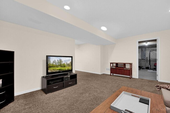 Building Photo - 6468 Holly Ln