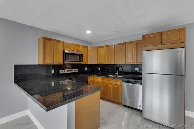 Building Photo - 800-802-802 SW 6th Ct