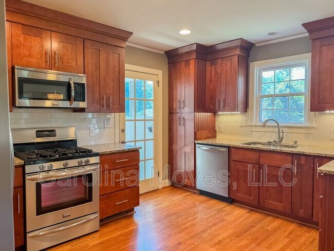Building Photo - 46 Long Forest Dr
