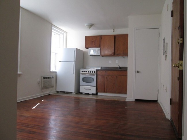 Primary Photo - 3412 Spring Garden St