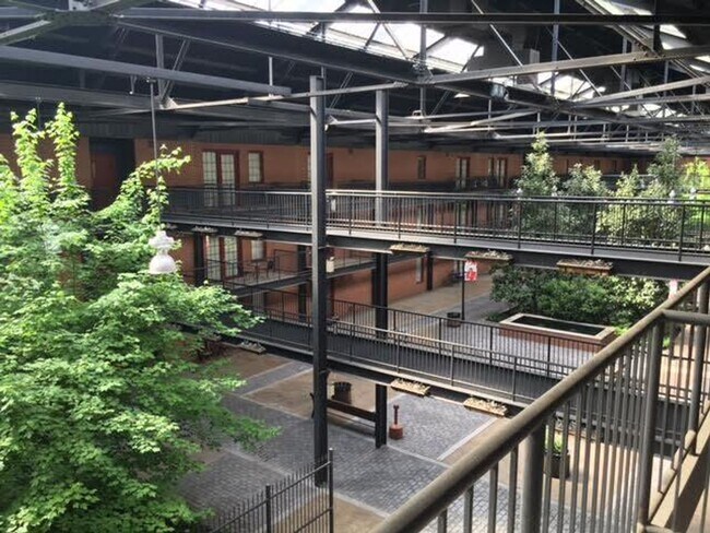 Building Photo - Lehigh Riverport 2 Bedroom Condo