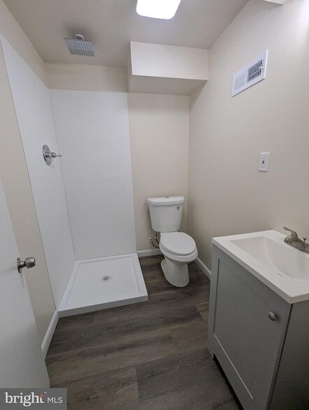 Building Photo - 6327 Willowood Ln