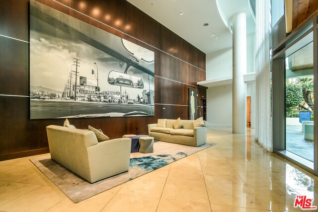 Building Photo - 13700 Marina Pointe Dr