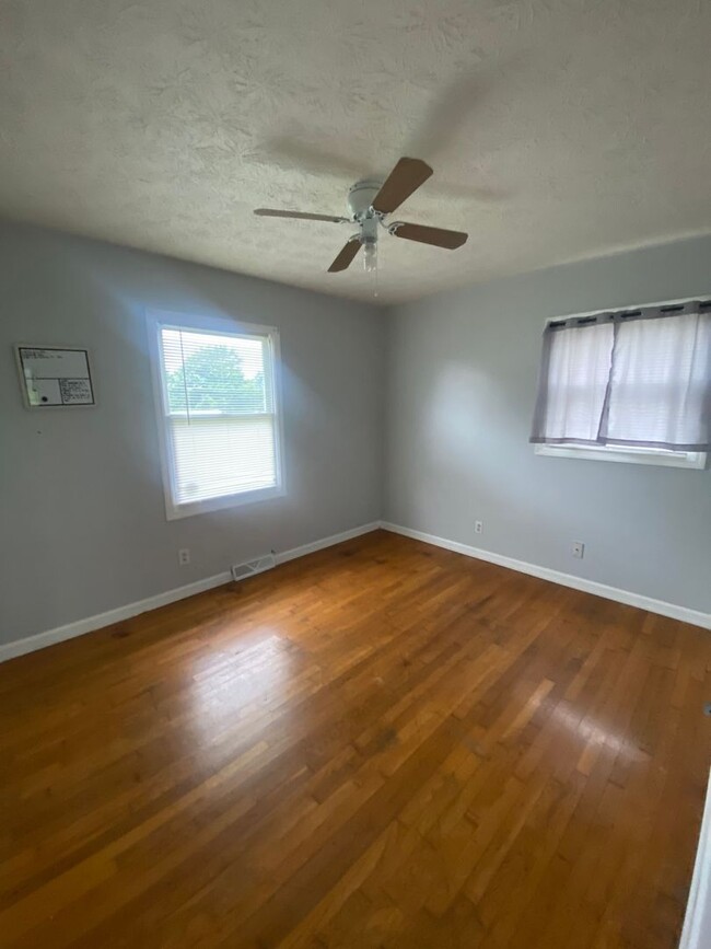 Building Photo - 113 Northbay Dr