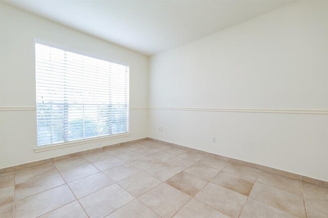 Building Photo - 22510 Holly Lake Dr