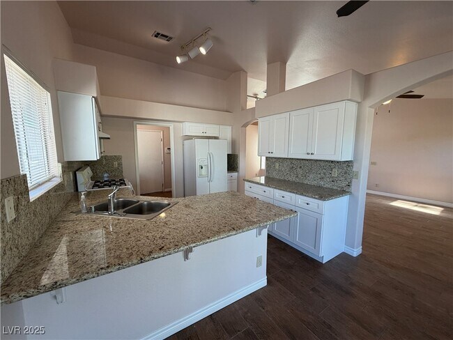 Building Photo - 4342 Valley Sage Dr