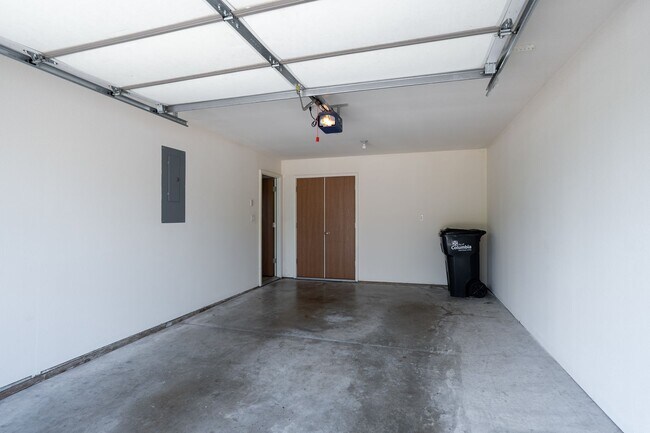 Building Photo - 509-511 Glenstone Dr.