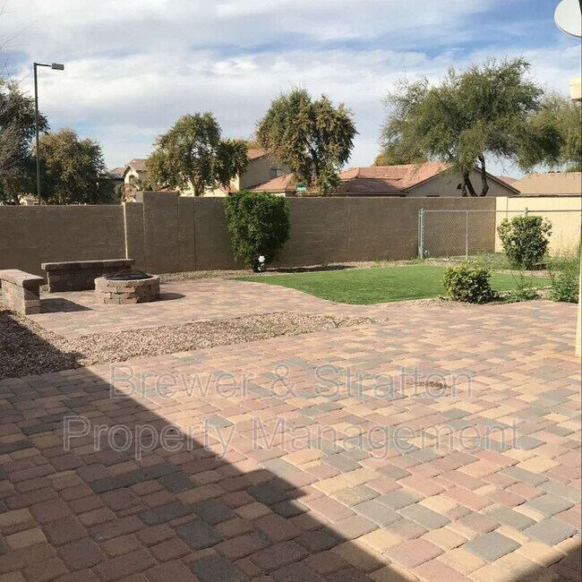 Building Photo - 4610 N 124th Ave