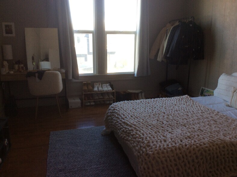 Building Photo - 2285 46th Ave