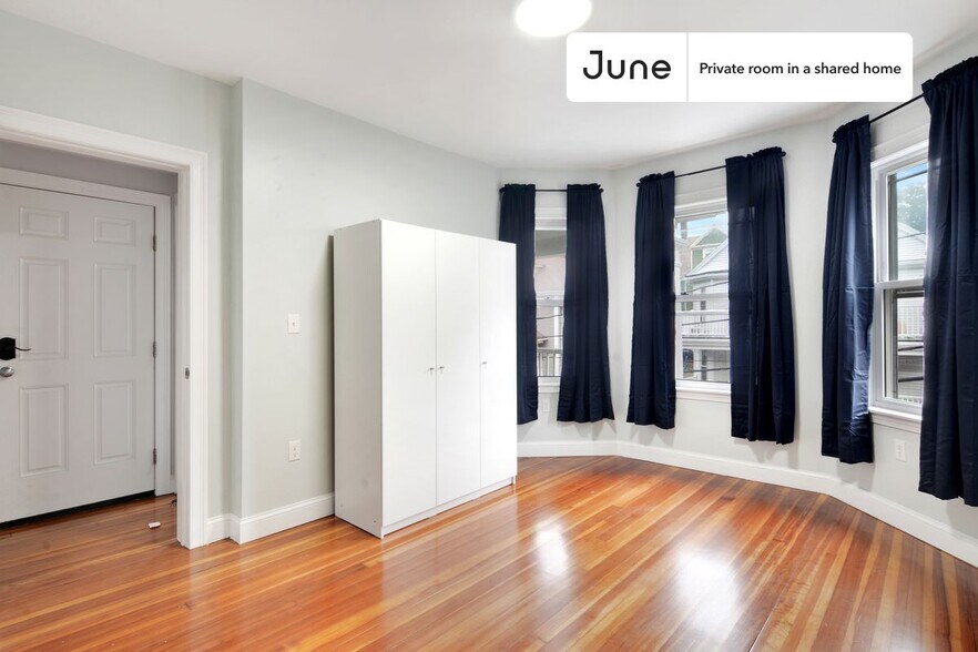 Building Photo - Room in Shared 4 bed/2 bath home